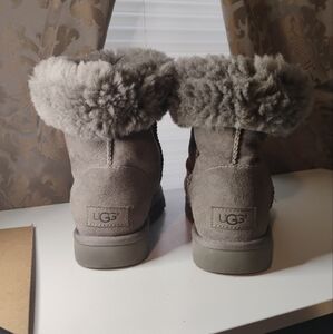 UGG short gray boots